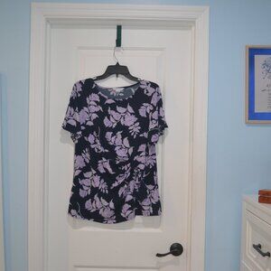 Chairborne top Short Sleeve size large Blue and Flower light blue.